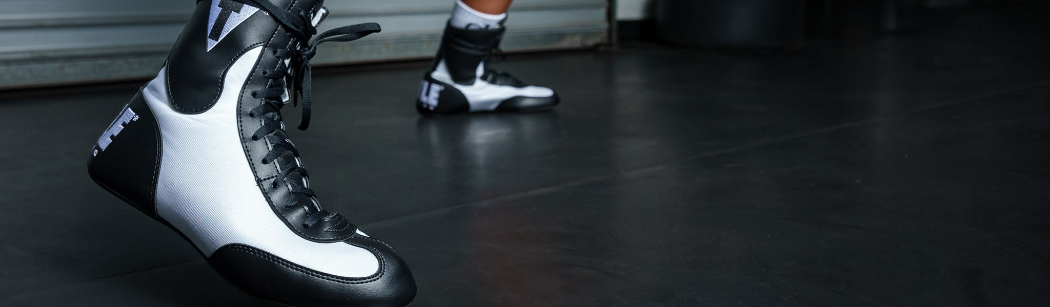 Mid-Top Boxing Shoes
