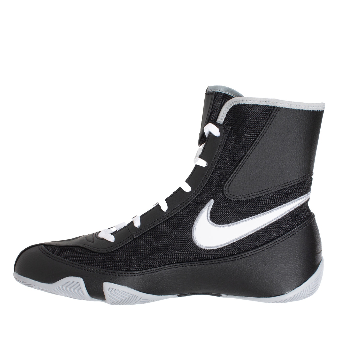color:black/white::Nike Shoes Machomai 2 side view