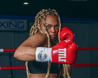 variant:Red/White/Gold::TITLE Boxeo Pro Fight Gloves boxing pose