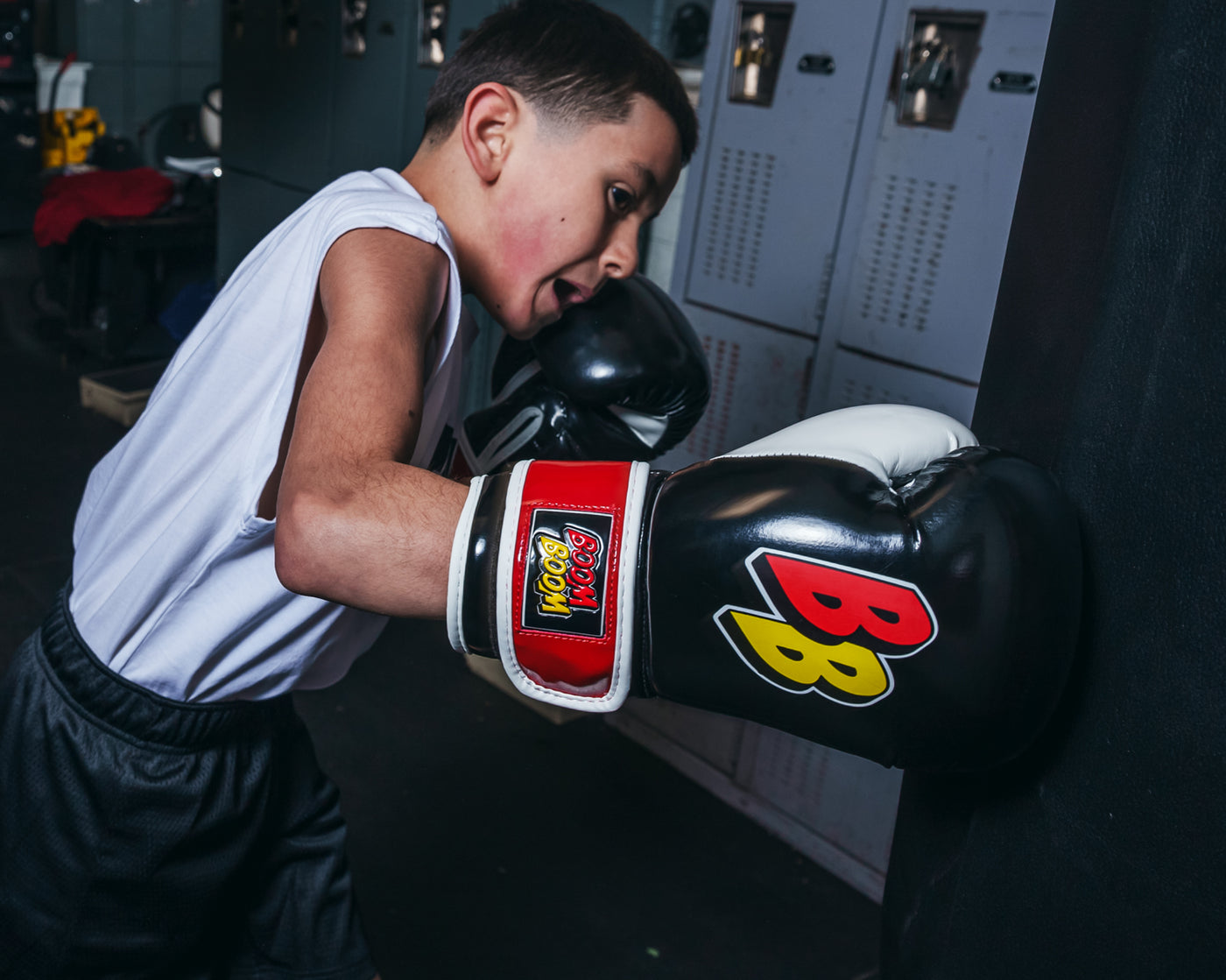 variant:Black/White/Red::BOOM BOOM Boxing Silencer Youth Bag Gloves right hand jab bag