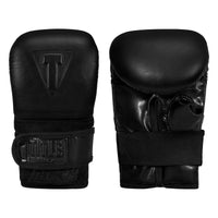 variant:lifestyle::TITLE Black Old School Leather Pro Bag Gloves main view