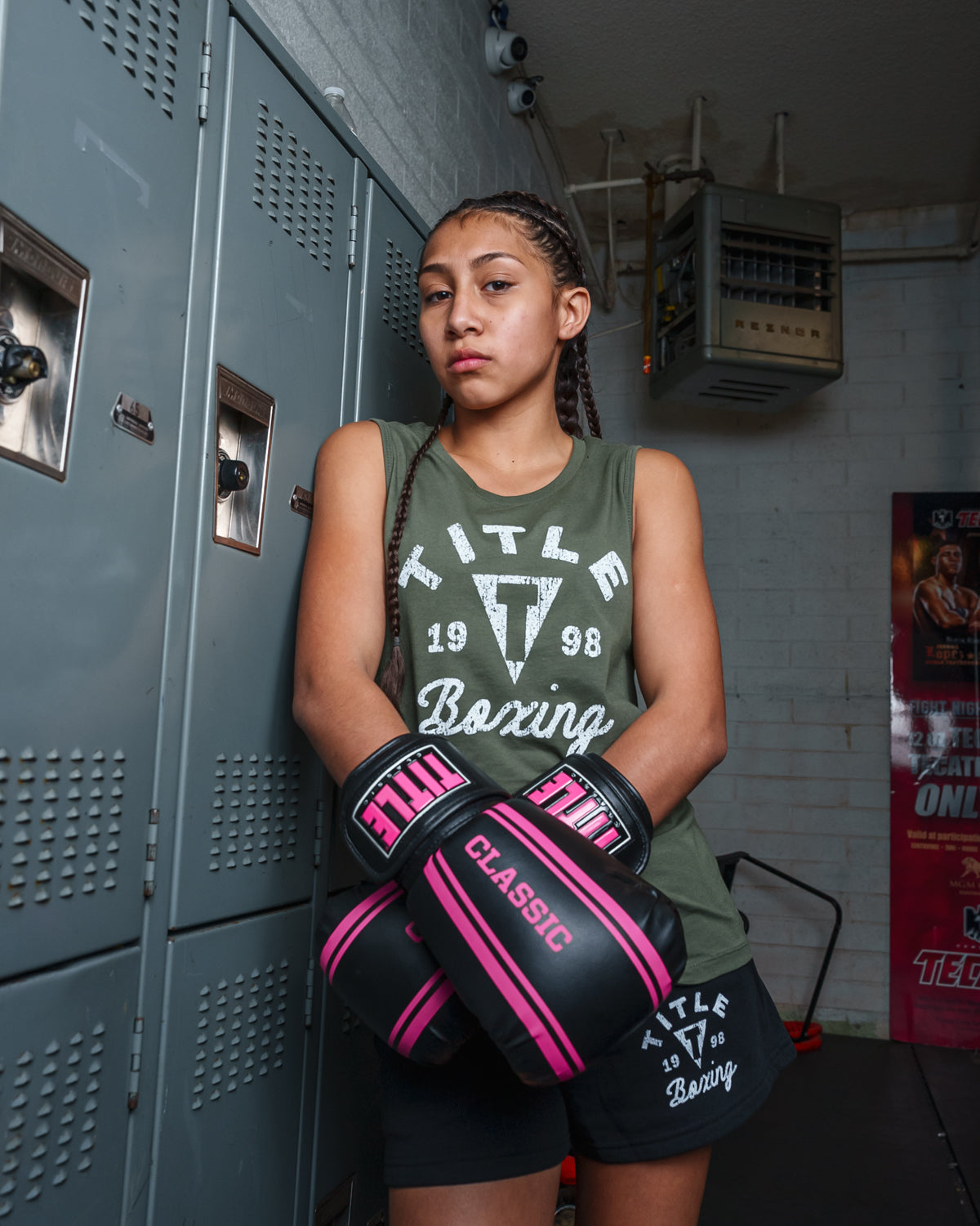variant:black/pink::TITLE Classic Speed Boxing Gloves girl on lockers