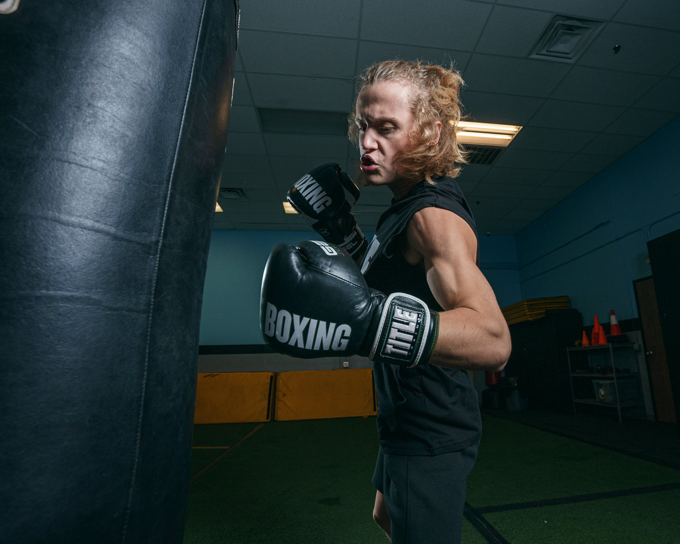 TITLE Boxing Gel Soft Strike Bag Boxing Gloves
