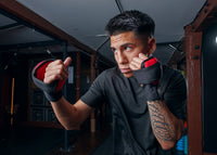 variant:lifestyle::TITLE Boxing Deluxe Weighted Gloves 2.0 kid shadow boxing