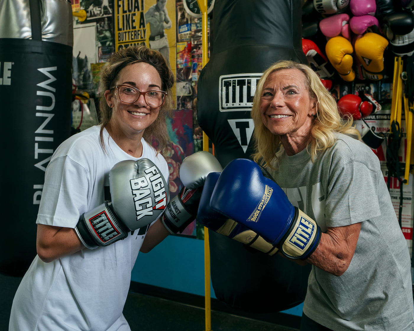 variant:lifestyle::TITLE Boxing Fight Back Boxing Gloves 2 ladies