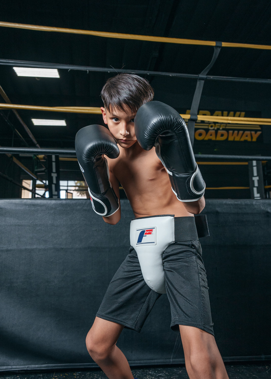 variant:lifestyle::Fighting Groin Ab Protector 2.0 boxing stance