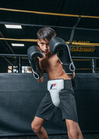 variant:lifestyle::Fighting Groin Ab Protector 2.0 boxing stance