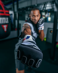 variant:lifestyle::Fighting S2 Pro GEL Glove Wraps right hand out