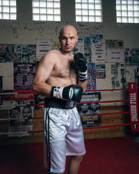 variant:Black::Fighting Fearless Certified Pro Fight Gloves II guy boxing stance