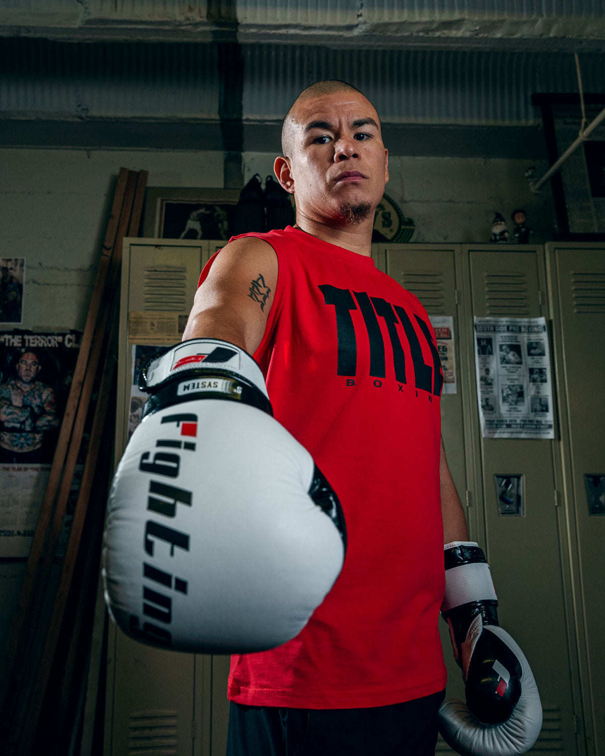 variant:white/black::Fighting S2 GEL Power Training Gloves right hand down 