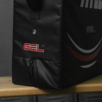 variant:lifestyle::TITLE Boxing Gel Ripple Strike Shield in gym closeup of zipper