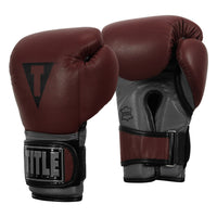 variant:lifestyle::TITLE Boxing Gallant Bag Gloves side view