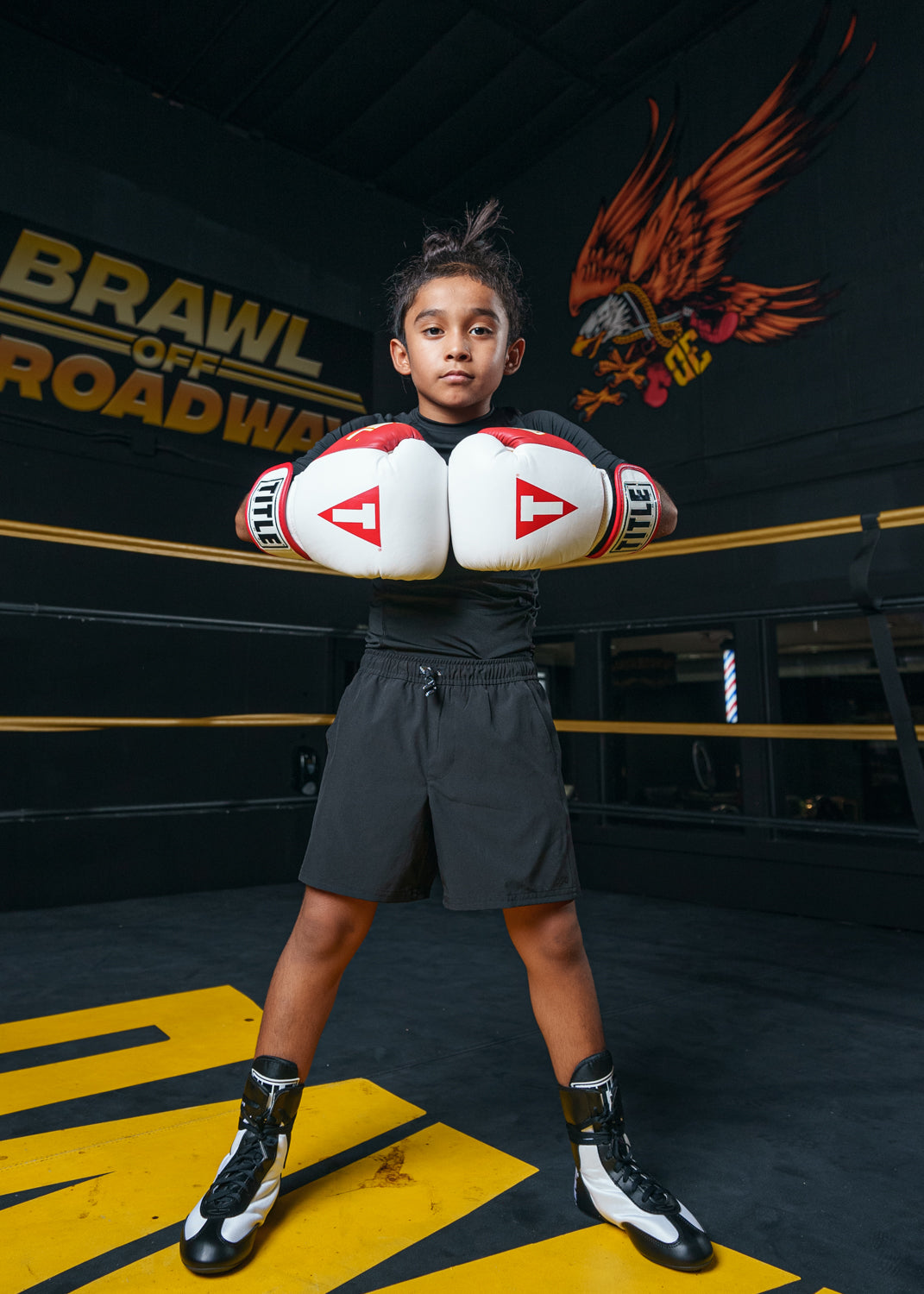 variant:white/red::TITLE Boxing Gel World V2T Bag Gloves hands together