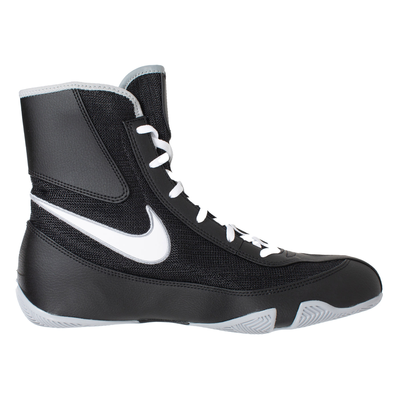variant:black/white::Nike Shoes Machomai 2 side view