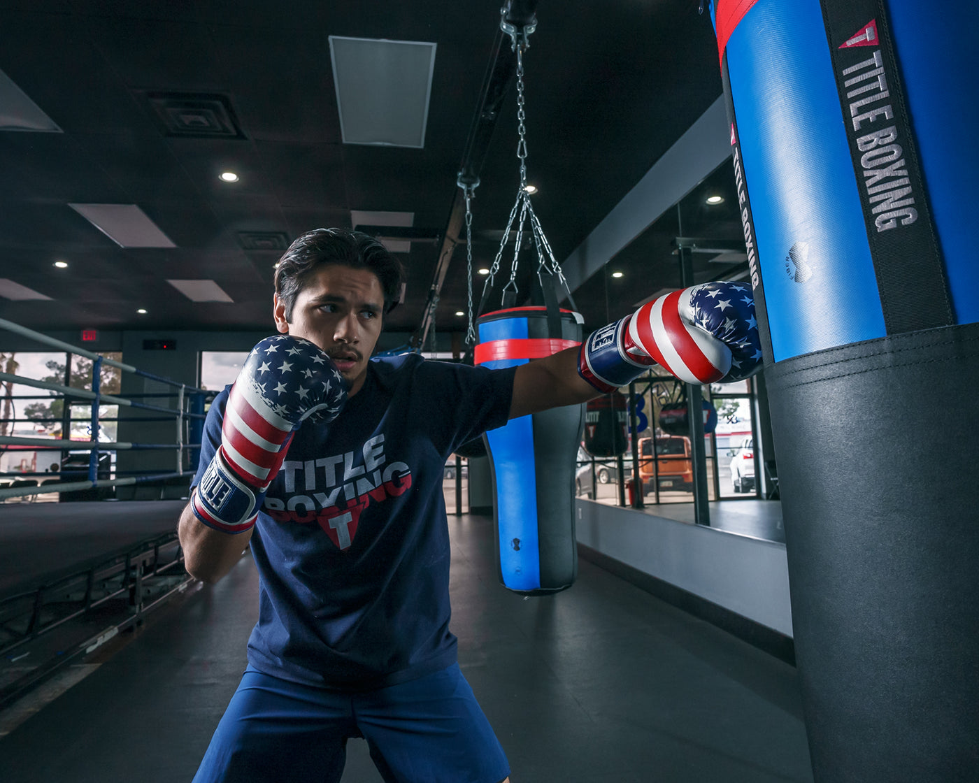 variant:red/white/blue::TITLE Boxing Liberty Bag Gloves  left jab 