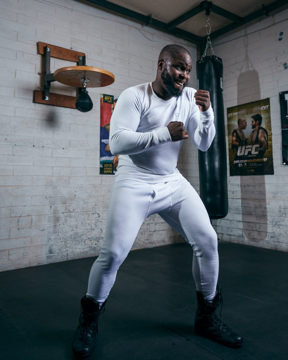 variant:white::TITLE Boxing Thermal Wear Long Sleeve guy shadow boxing