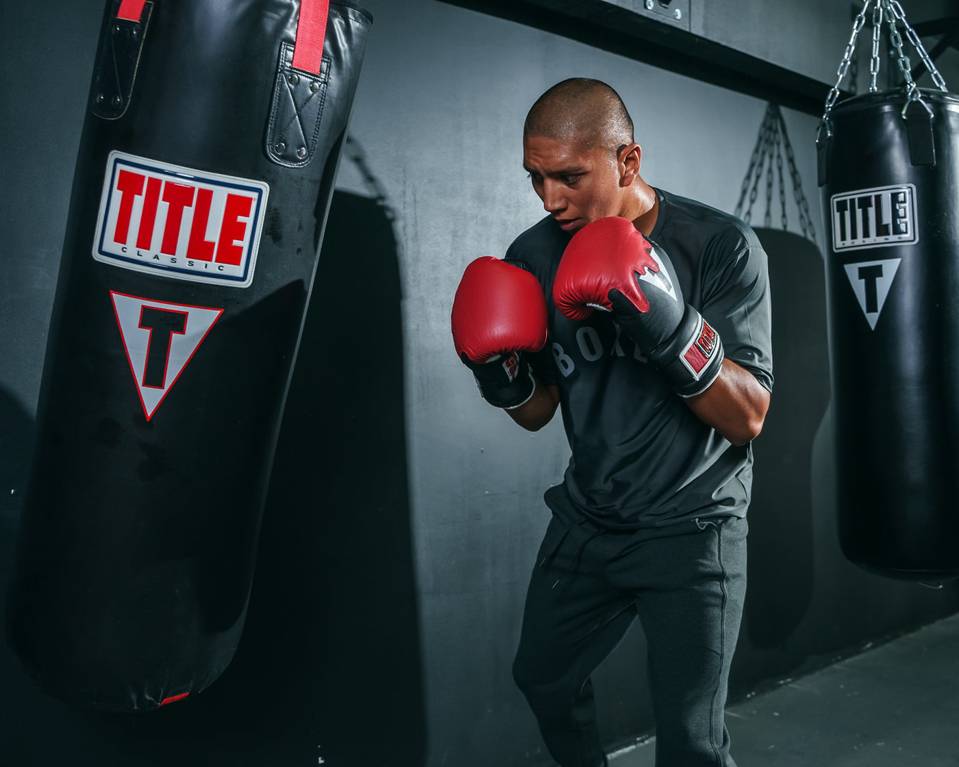 variant:lifestyle::TITLE Boxing Gel Lava Leather Series Bag Gloves 