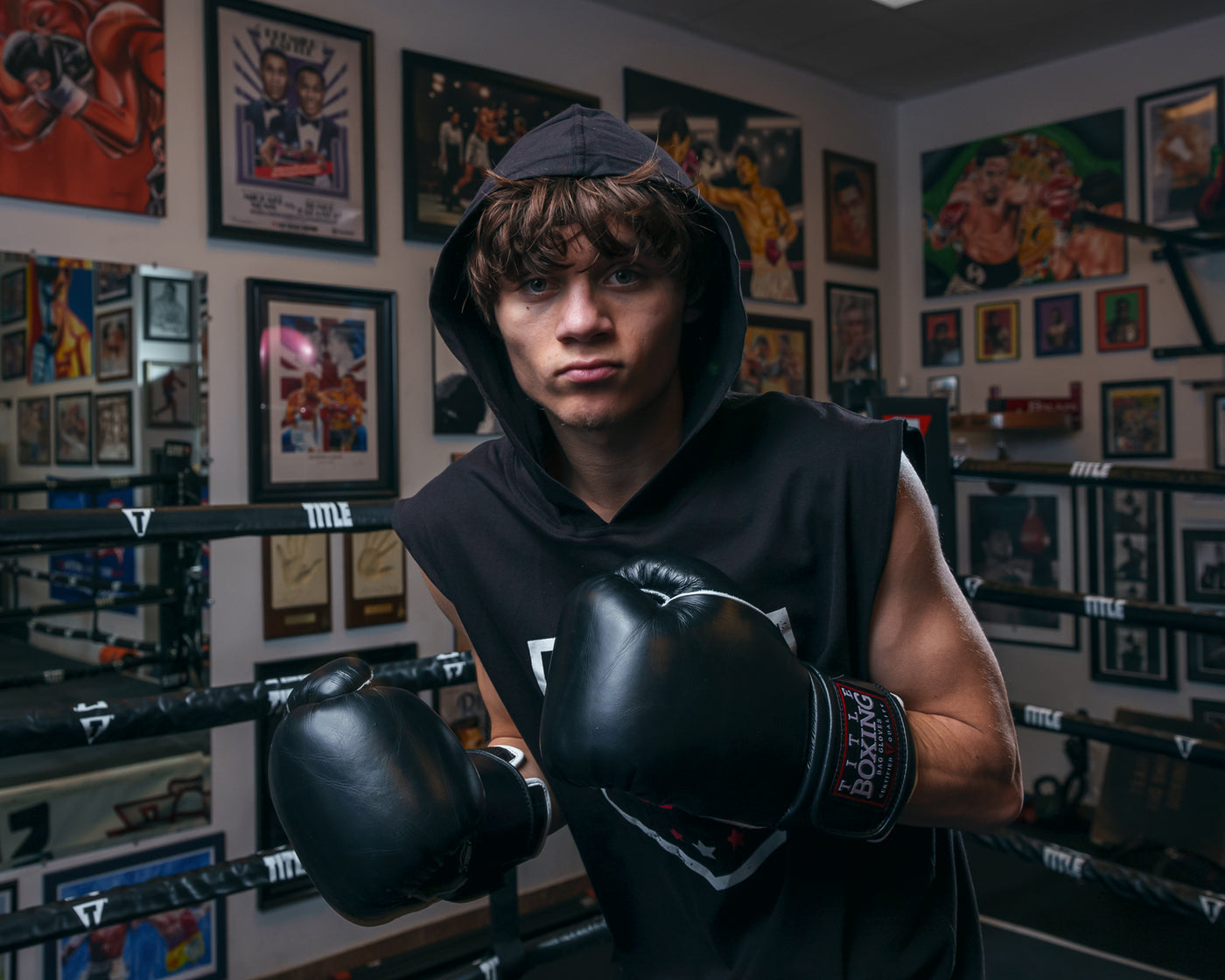 variant:black::TITLE Boxing Old School Leather Bag Gloves 2.0 gloves up