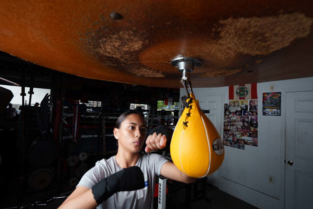 variant:5" x 8"::Pro Mex Professional Speed Bag V2.0 girl hitting speed bag 