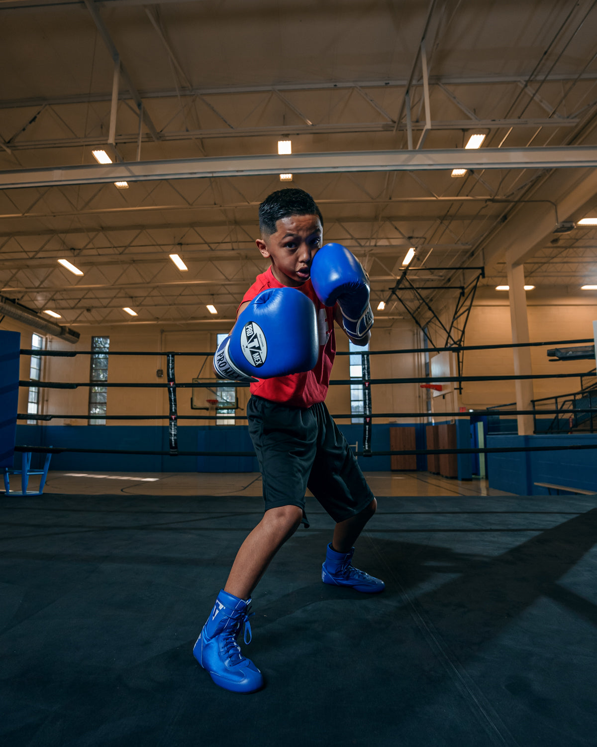 variant:blue::Pro Mex Professional Training Gloves 3.0 kid boxing right hook 