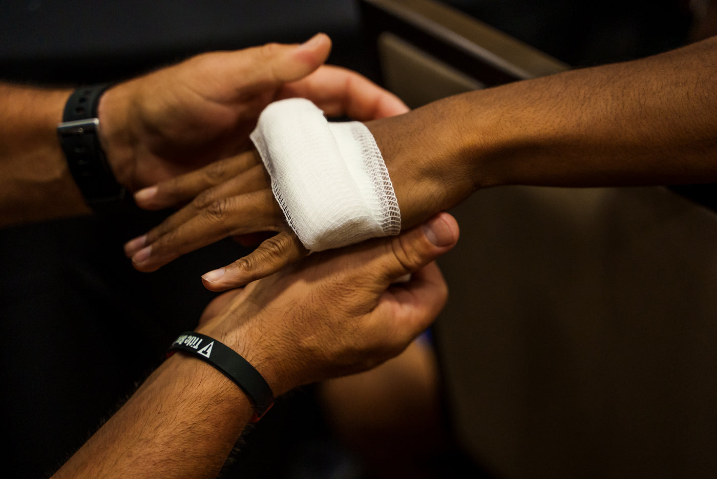 variant:white::TITLE Platinum Primetime Super Gauze Box of 50 rolls gauze on knuckles