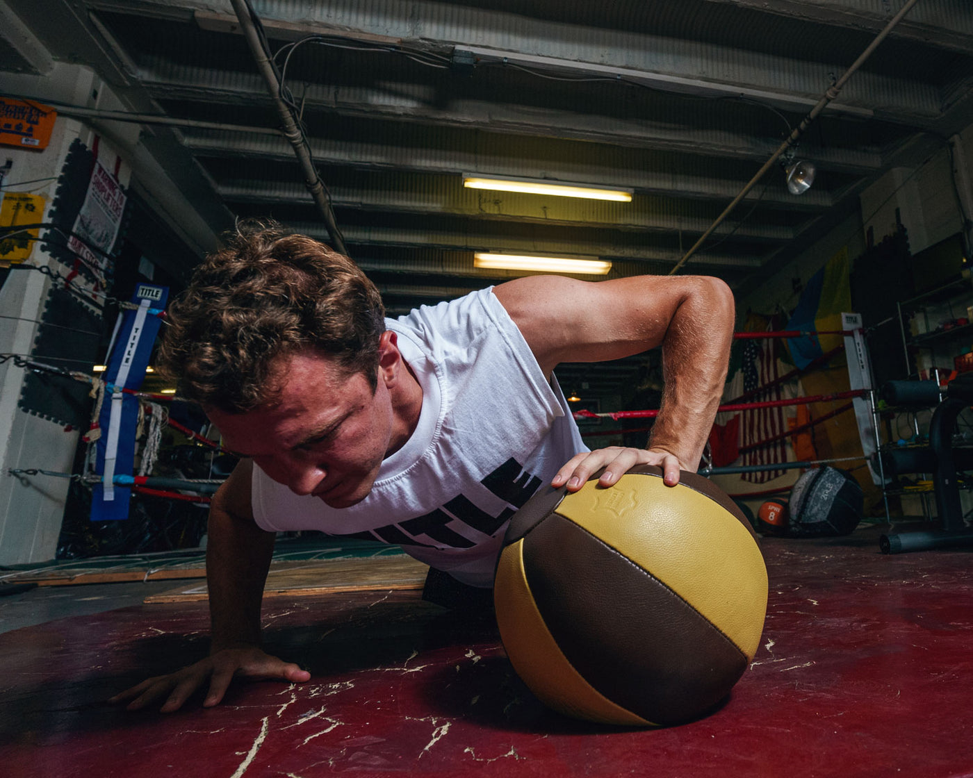 variantl:lifestyle::TITLE Boxing Retro Leather Medicine Balls push up ball