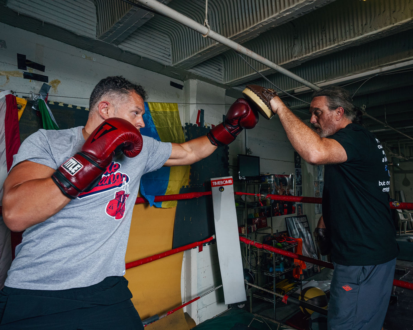 variant:lifestyle::TITLE Boxing Retro Old School Punch Mitts coach uppercut boxer