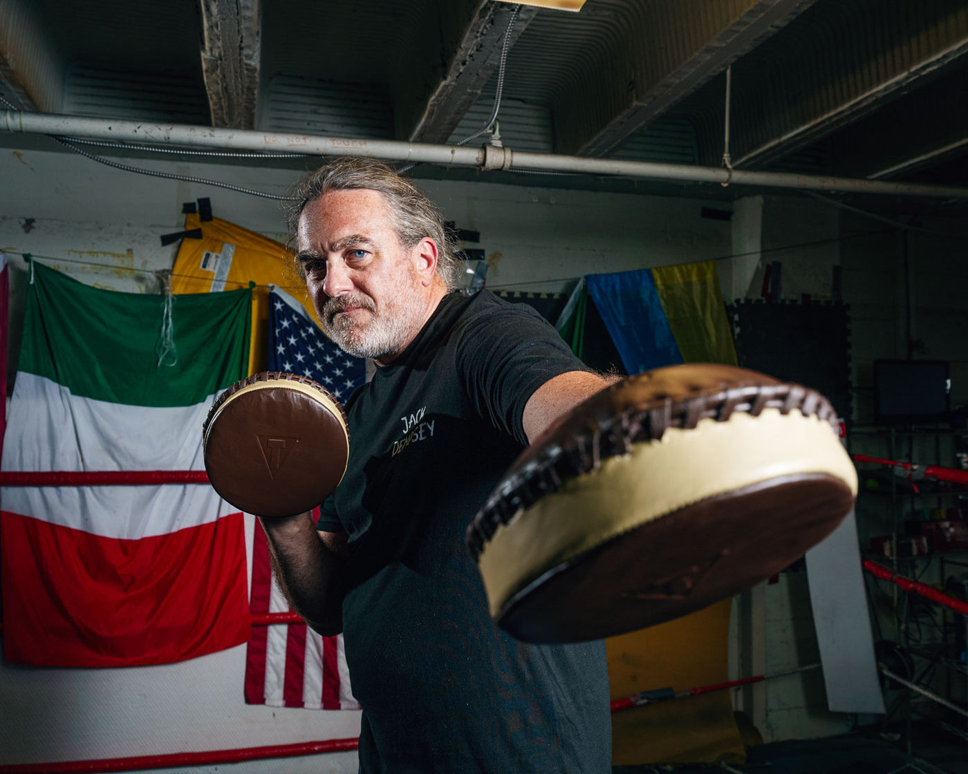 variant:lifestyle::TITLE Boxing Retro Old School Punch Mitts coach catching mitt stance