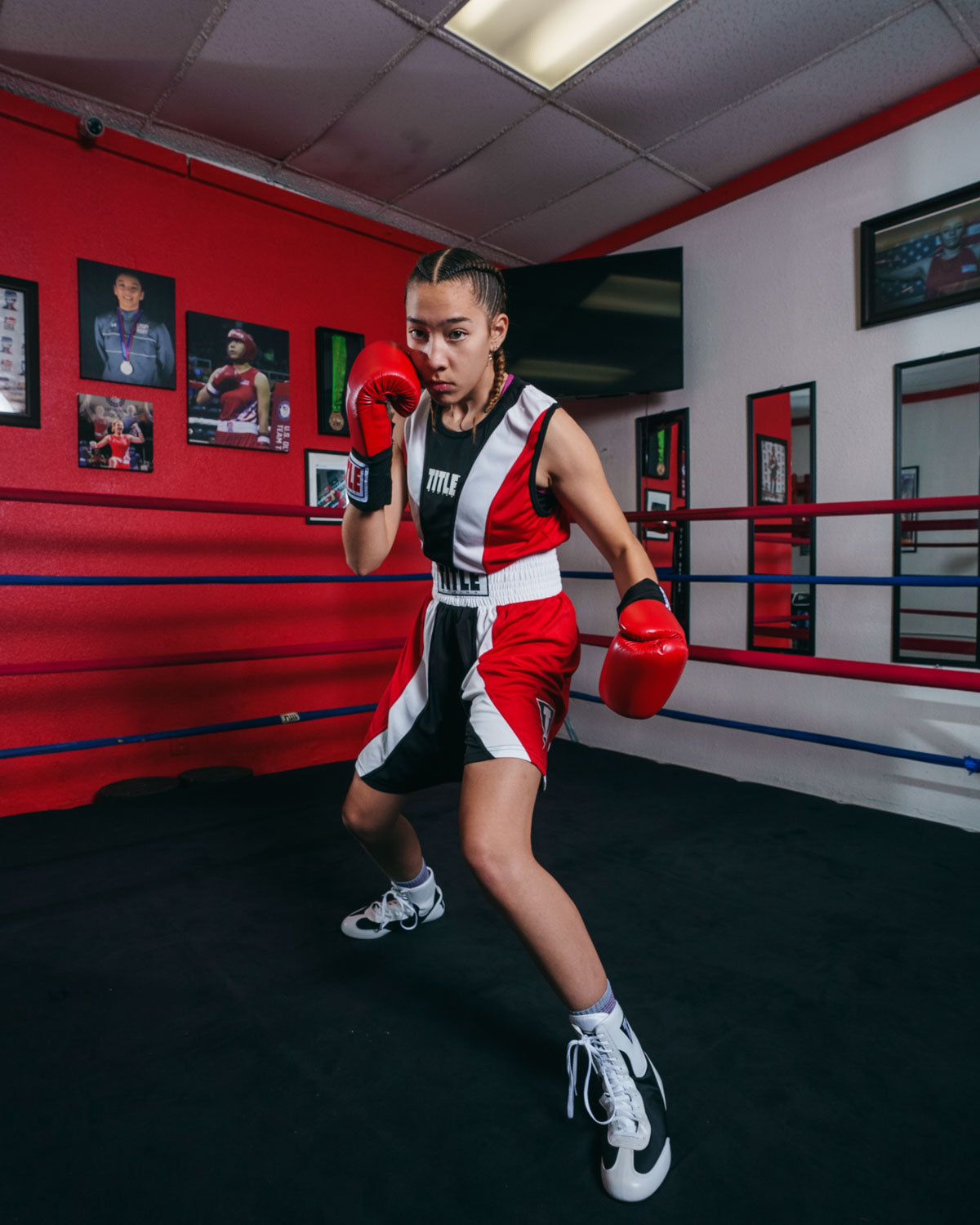 variant:red/white/black::TITLE Boxing Momentum Amateur Boxing Set