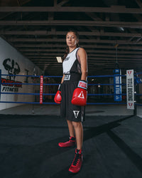 variant:black/white::TITLE Boxing Striker Amateur Boxing Set