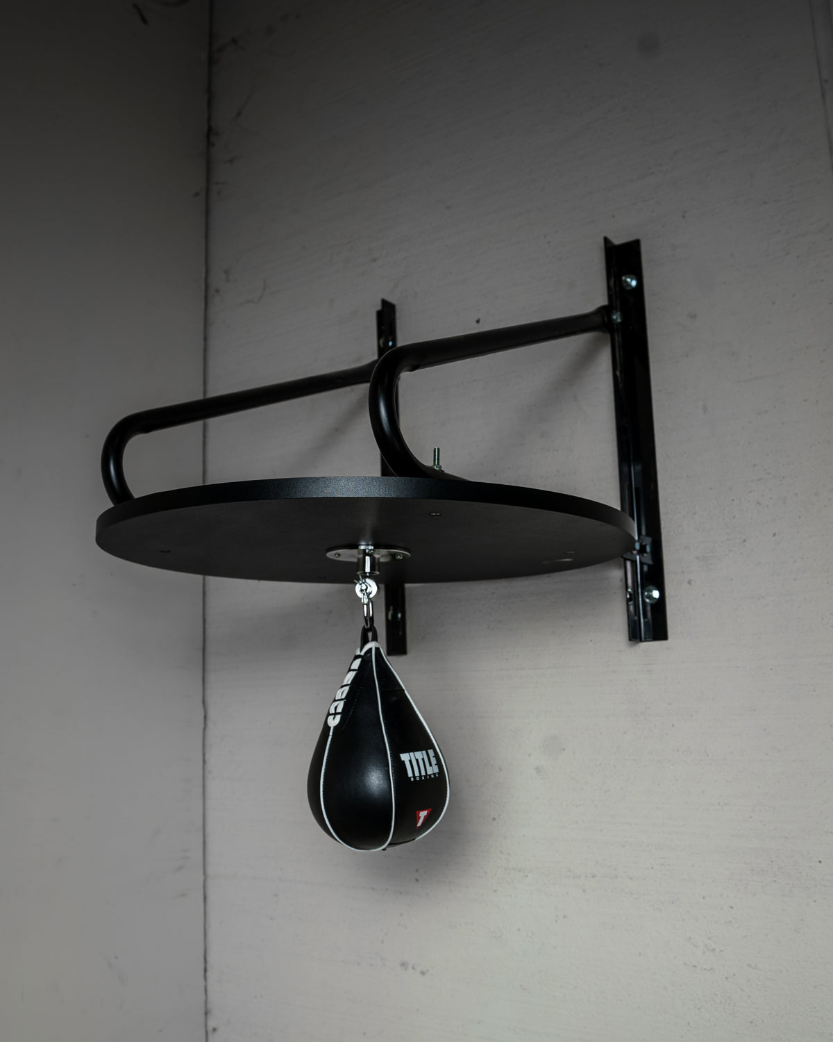 variant:lifestyle::TITLE Classic Complete Speed Bag Platform Set single bag picture 