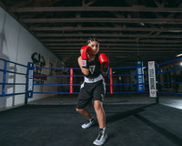 variant:black/white::TITLE Boxing Performance Aerovent Amateur Boxing Set 3.0 girl boxing stance