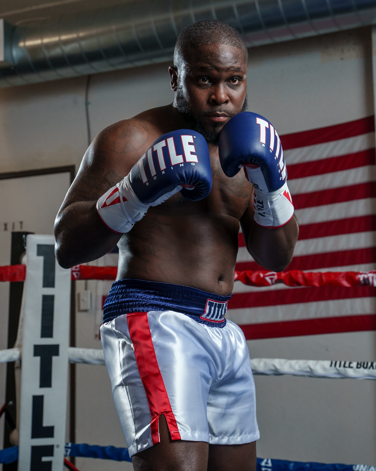 variant:red/white/blue::TITLE Boxing Professional Traditional Cut Trunk boxing stance