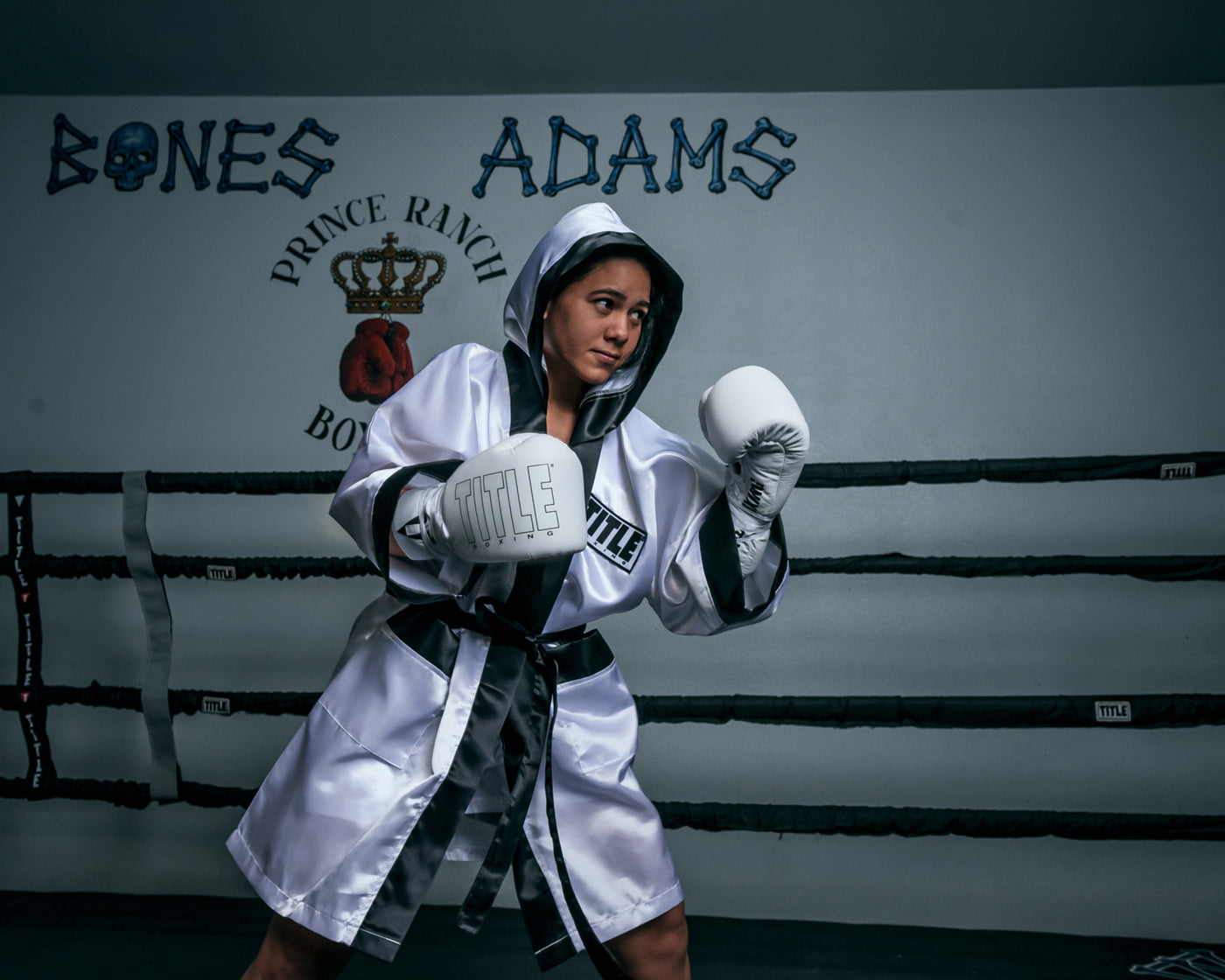 variant:white/black::TITLE Boxing Stock Fingertip Robe 2.0 girl in ring