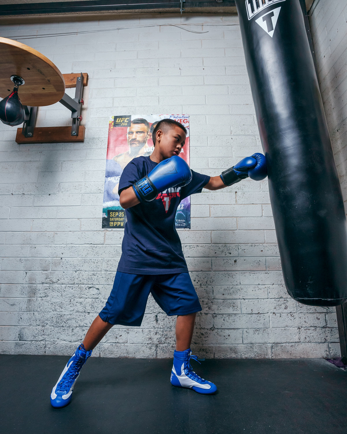 variant:Blue/Black::TITLE Boxing Vegan Fitness Bag Gloves kid hitting bag