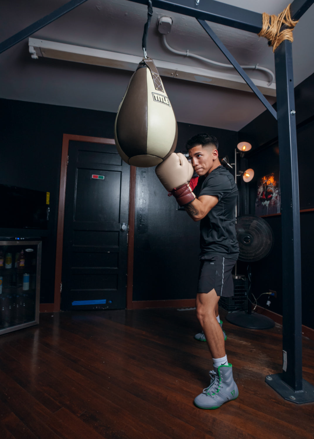 variant:lifestyle::TITLE Boxing Genuine Leather Vintage Maize Bag left upper cut