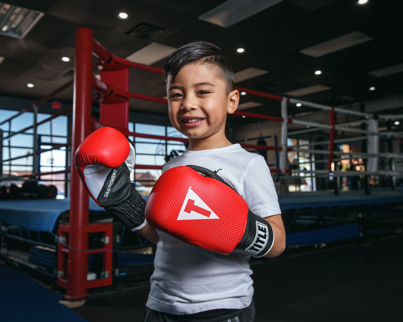 variant:red/black::TITLE Boxing Aerovent Youth Gloves kid boxing stance