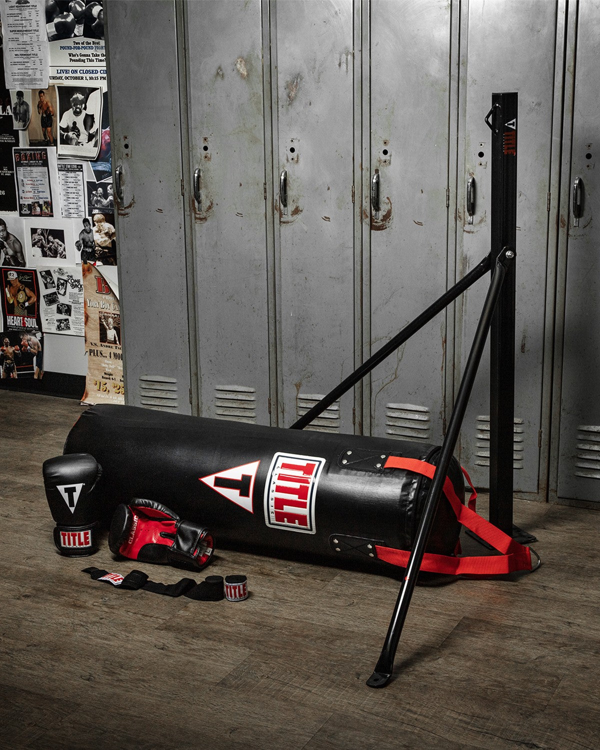 variant:lifestyle::TITLE Classic Boxing Glove & Bag Bundle in the gym
