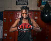 variant:lifestyle::TITLE Classic GEL-X Glove Wraps girl posing wearing glove wraps