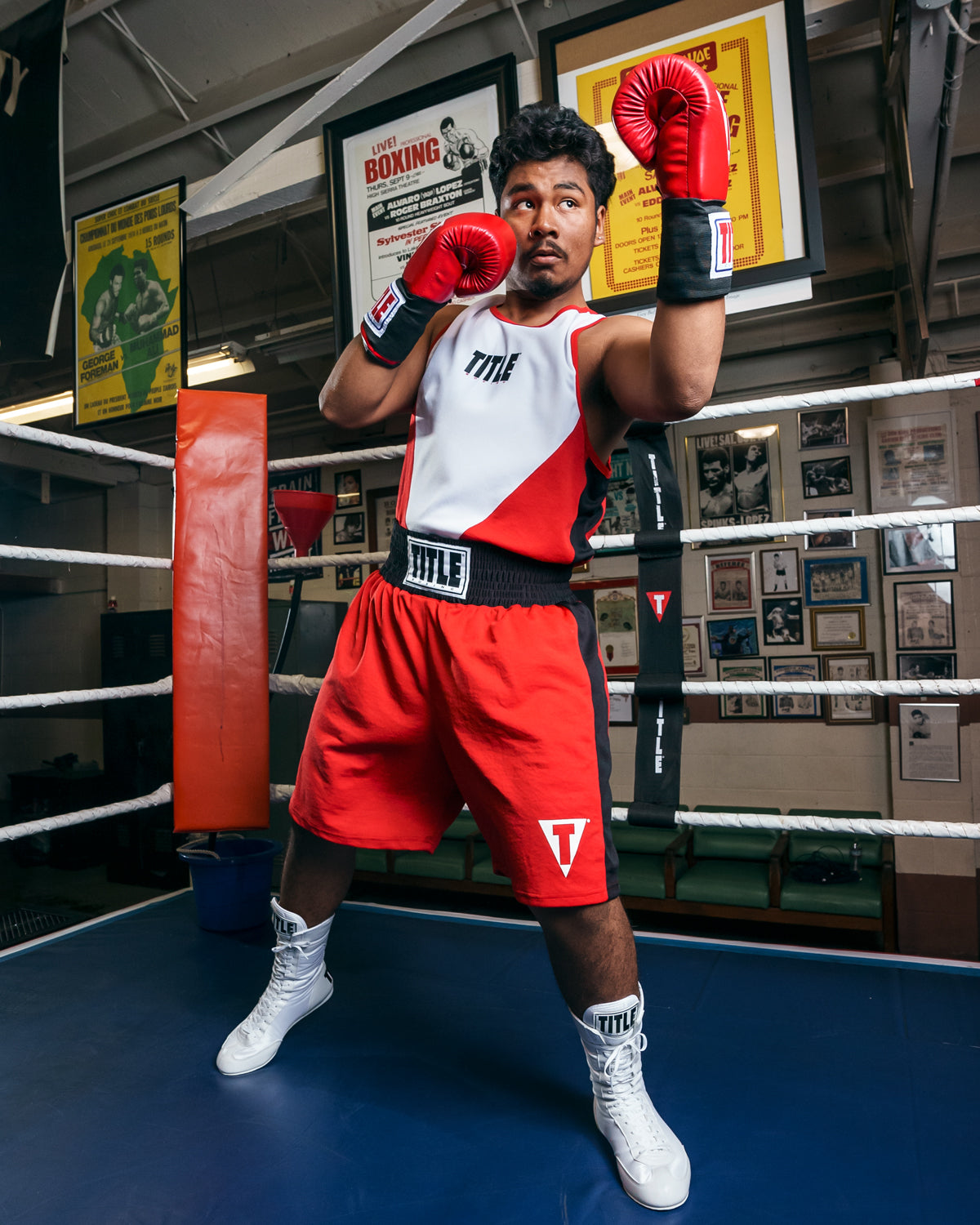 variant:red/white::TITLE Boxing Striker Amateur Boxing Set left uppercut