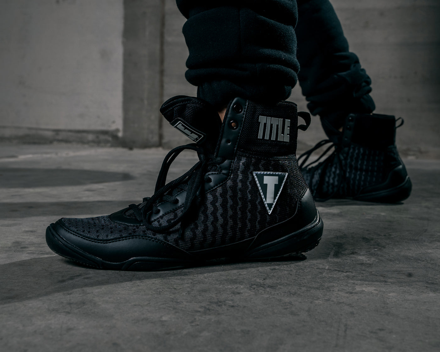 variant:black/grey::TITLE Predator II Boxing Shoes guy in shoes