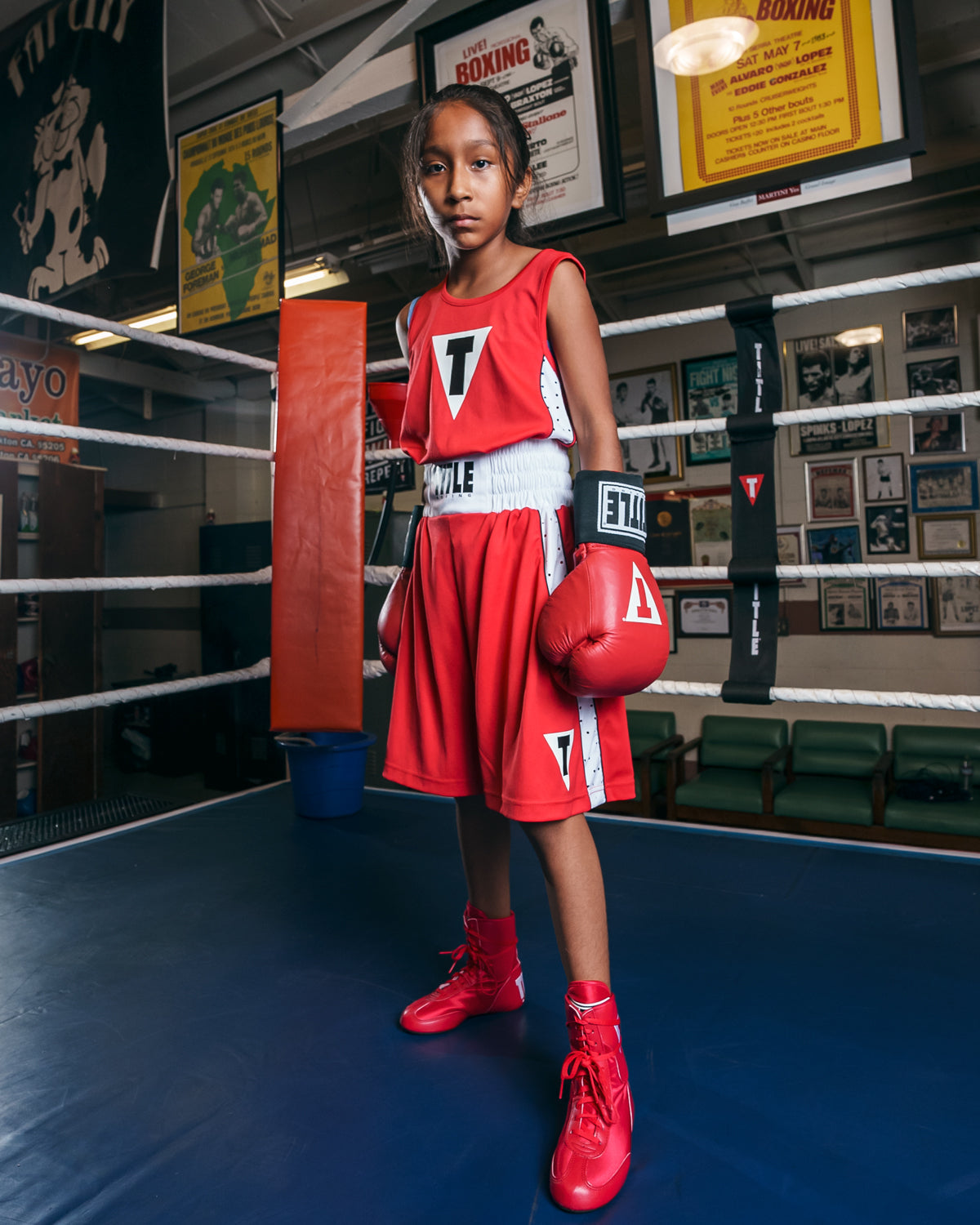 variant:red/white::TITLE Boxing Performance Aerovent Amateur Boxing Set 3.0 kid in the ring