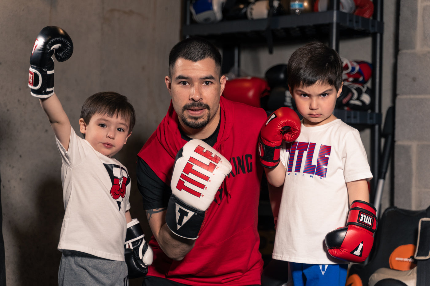 variant:lifestyle::TITLE Boxing Youth Bag Gloves alternative view