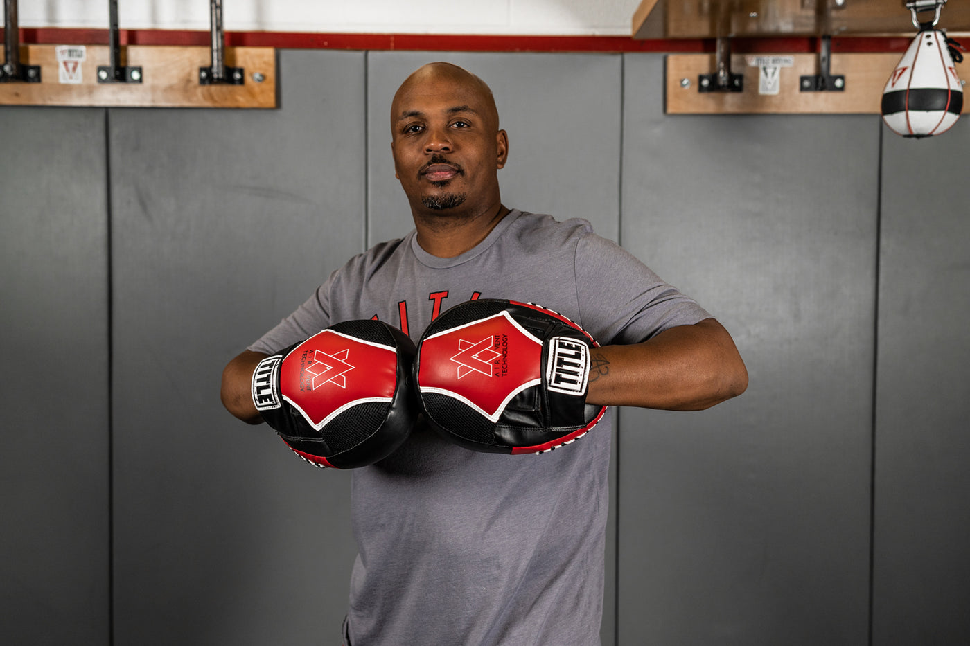 variant:lifestyle::TITLE Boxing Air Vent Technology Punch Mitts together 