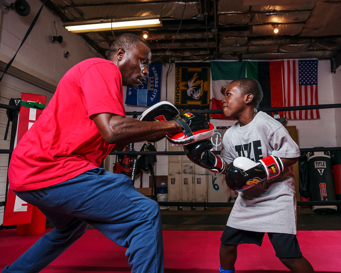 variant:lifestyle:: BOOM BOOM Boxing Silencer Youth Training Set 1 kid with coach training