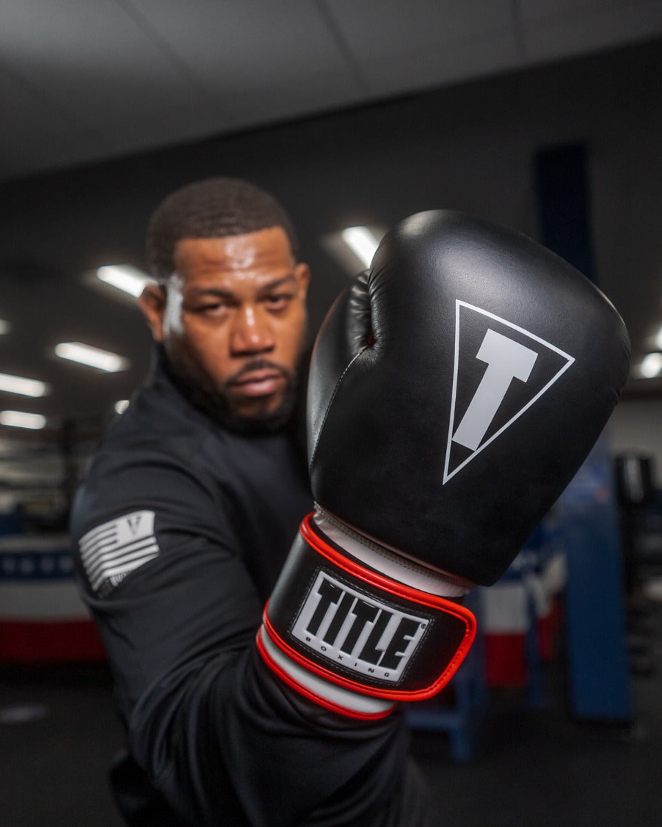 variant:lifestyle::TITLE Boxing Leather Big League Bag Gloves close up of glove