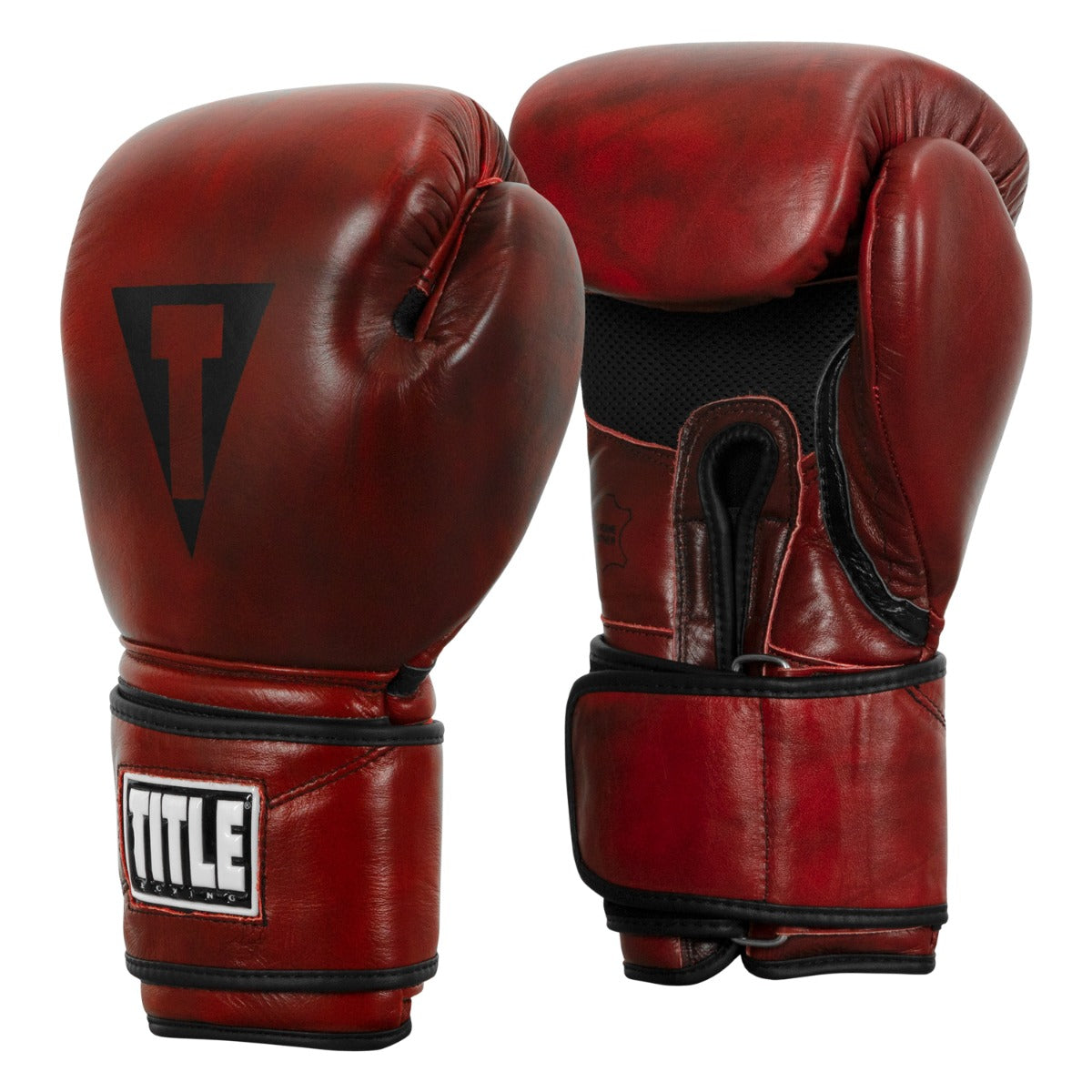 variant:lifestyle::TITLE Boxing Blood Red Leather Bag Gloves side view