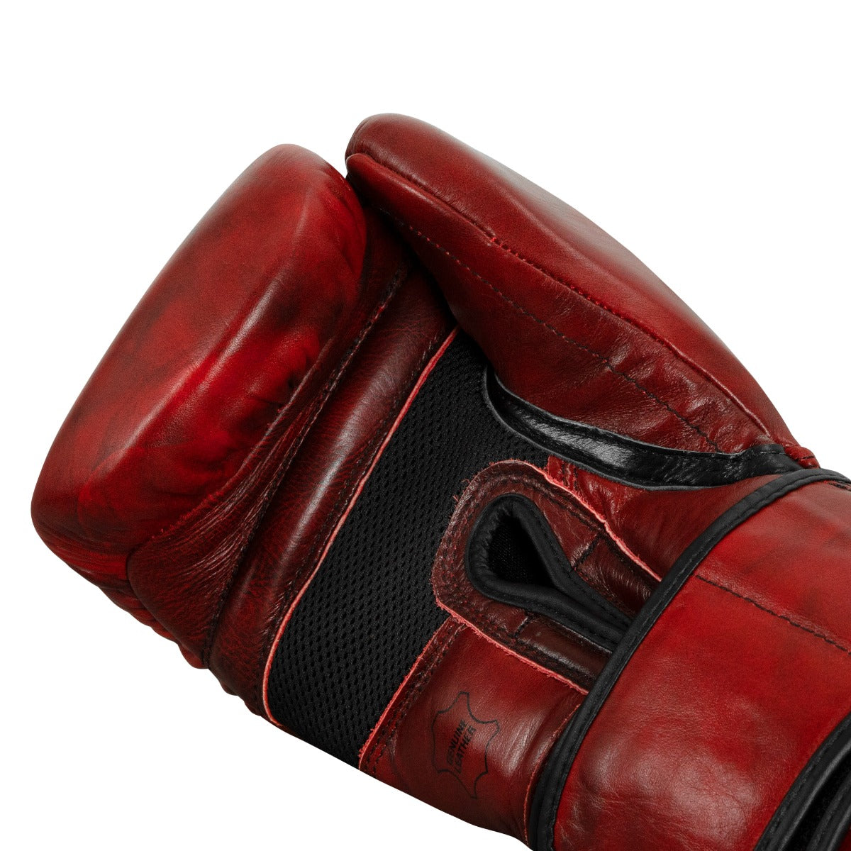 variant:lifestyle::TITLE Boxing Blood Red Leather Bag Gloves palm view
