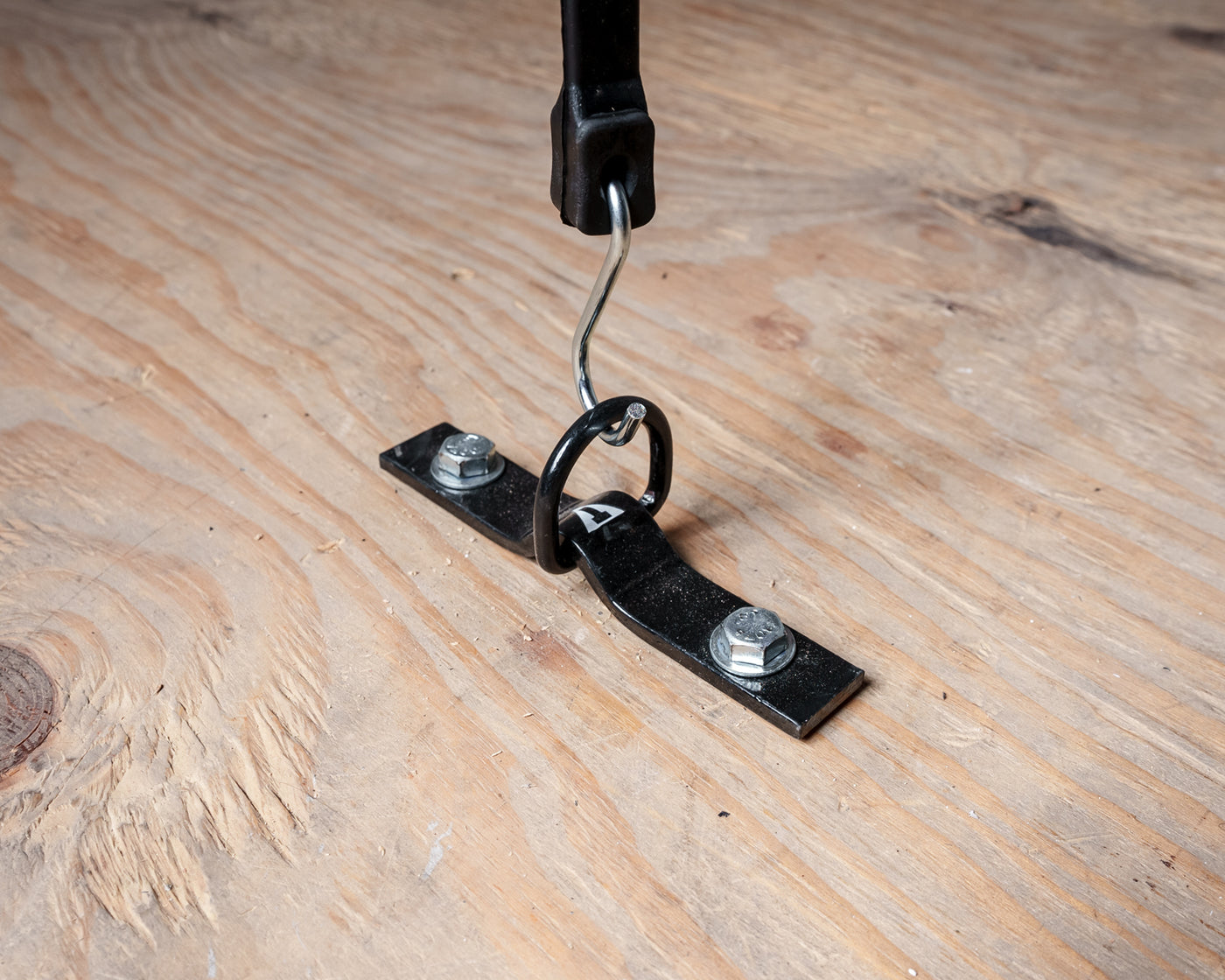 variant:lifestyle::TITLE Boxing Floor Mount Bag Anchor floor view
