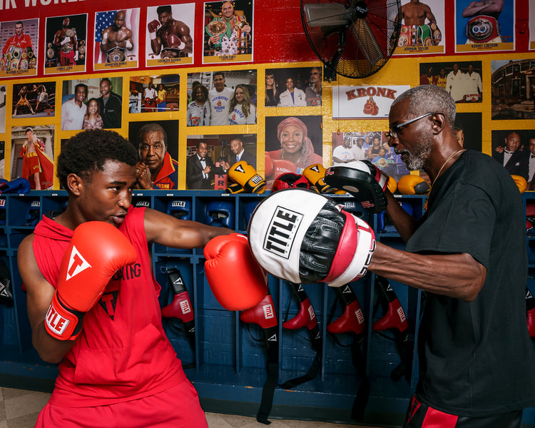 TITLE GEL World Contoured Punch Mitts – TITLE Boxing